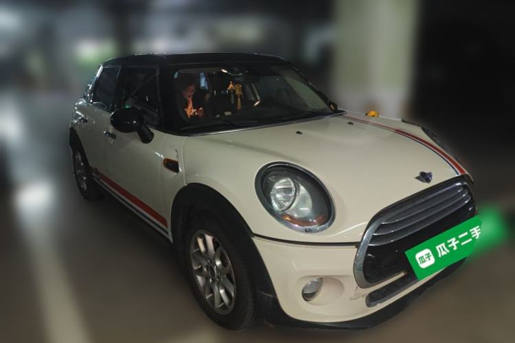 Used MINI 2015 1.5T COOPER Fun Five-Door Edition Front Right 45 Deg