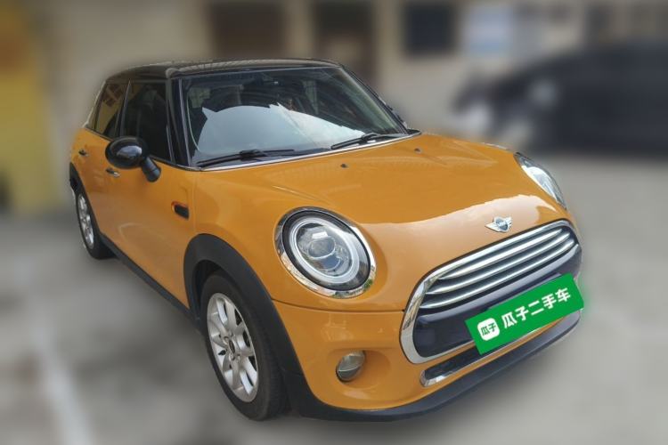 Used MINI 2015 1.5T COOPER Fun Five-Door Edition Front Right 45 Deg