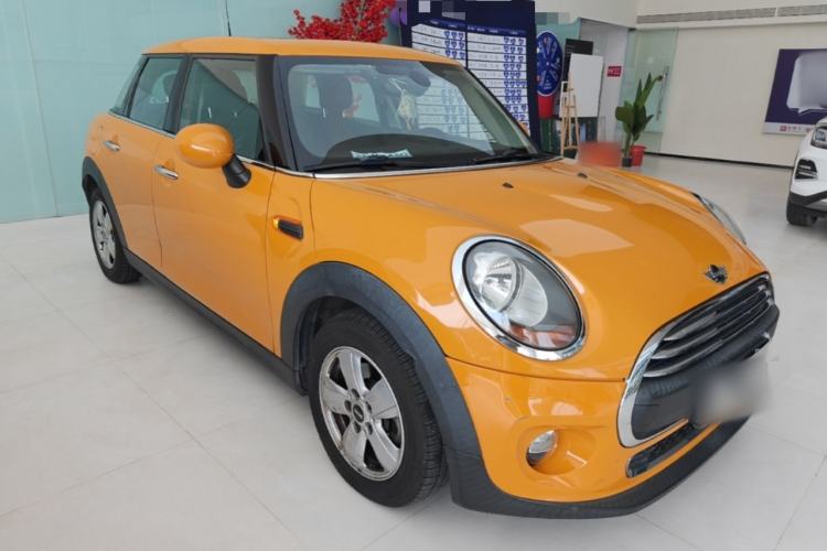Used MINI 2015 1.2T ONE Five-Door Edition Front Right 45 Deg