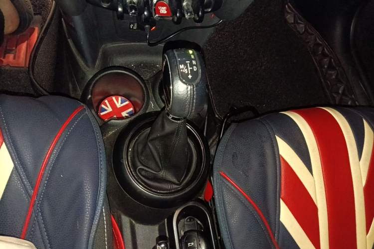 Used MINI 2015 1.2T ONE Five-Door Edition Gear Lever