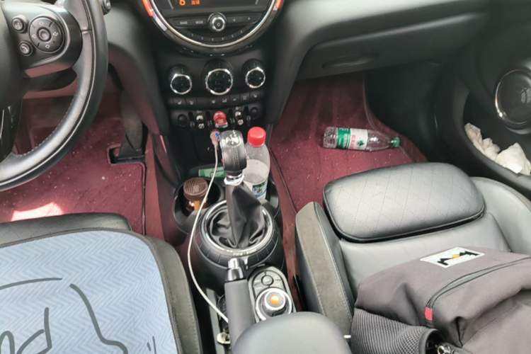 Used MINI 2015 1.5T COOPER Excitement Five-Door Edition Gear Lever