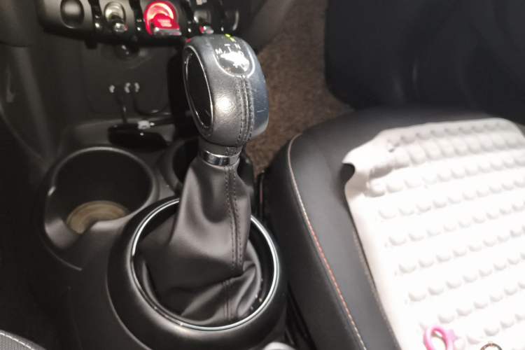Used MINI 2015 1.2T ONE Five-Door Edition Gear Lever