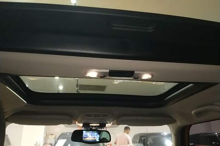 Used MINI 2015 1.5T COOPER Fun Five-Door Edition Headliner