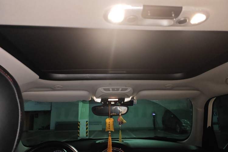 Used MINI 2015 1.5T COOPER Fun Five-Door Edition Headliner