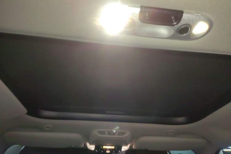 Used MINI 2015 1.5T COOPER Fun Five-Door Edition Headliner