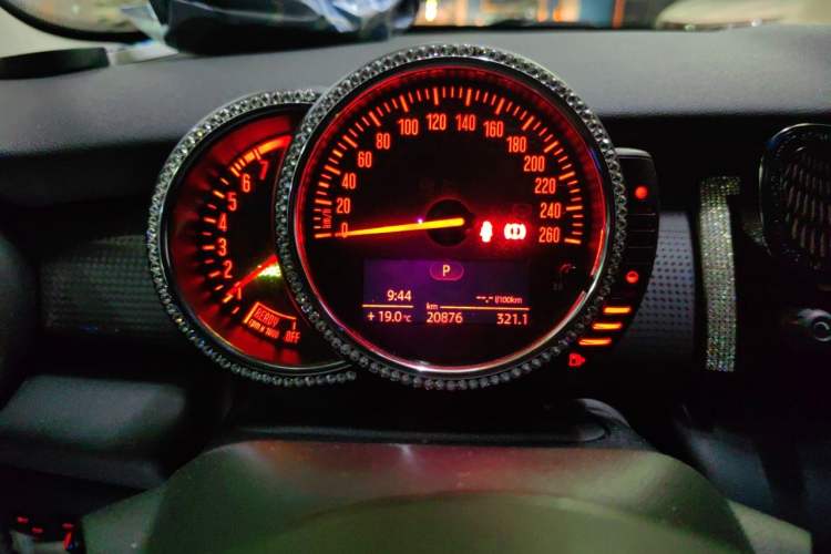 Used MINI 2015 1.5T COOPER Fun Five-Door Edition Instrument Cluster