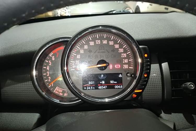 Used MINI 2015 1.5T COOPER Fun Five-Door Edition Instrument Cluster