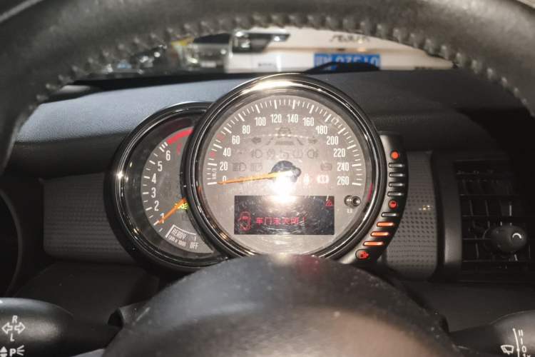 Used MINI 2015 1.5T COOPER Fun Five-Door Edition Instrument Cluster
