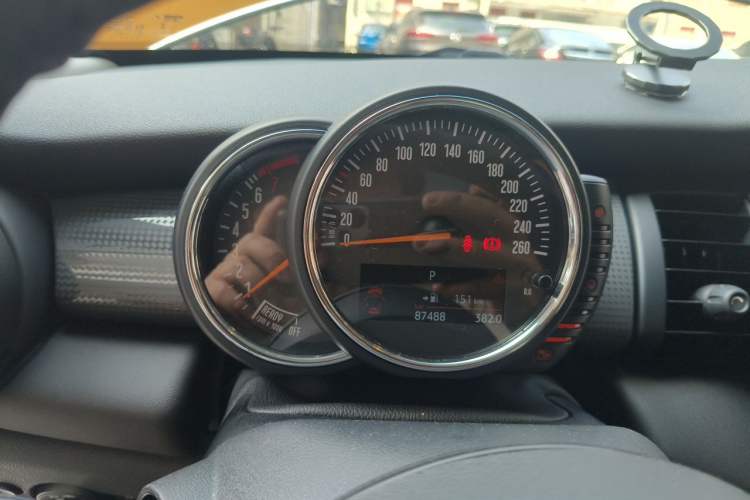 Used MINI 2015 1.5T COOPER Fun Five-Door Edition Instrument Cluster