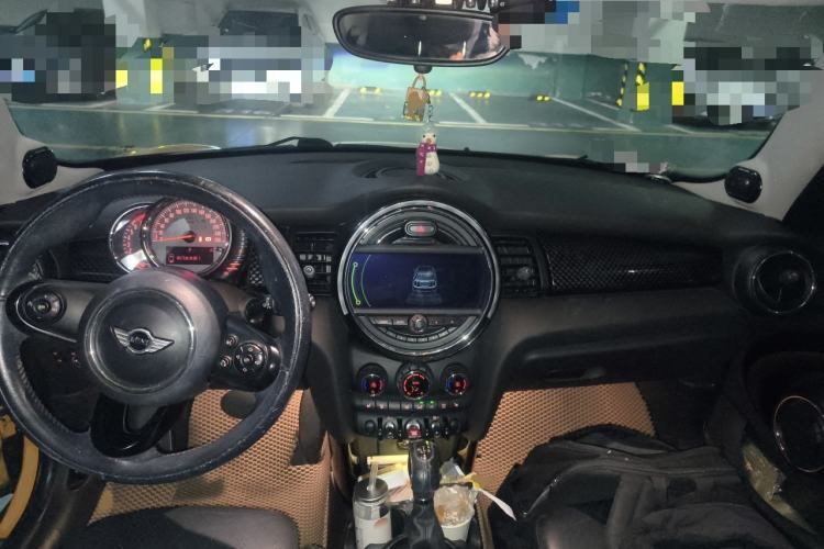 Used MINI 2015 2.0T COOPER S Five-Door Edition Interior 2