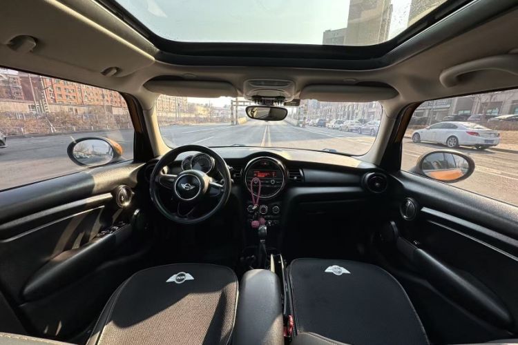 Used MINI 2015 1.2T ONE Five-Door Edition Interior 2