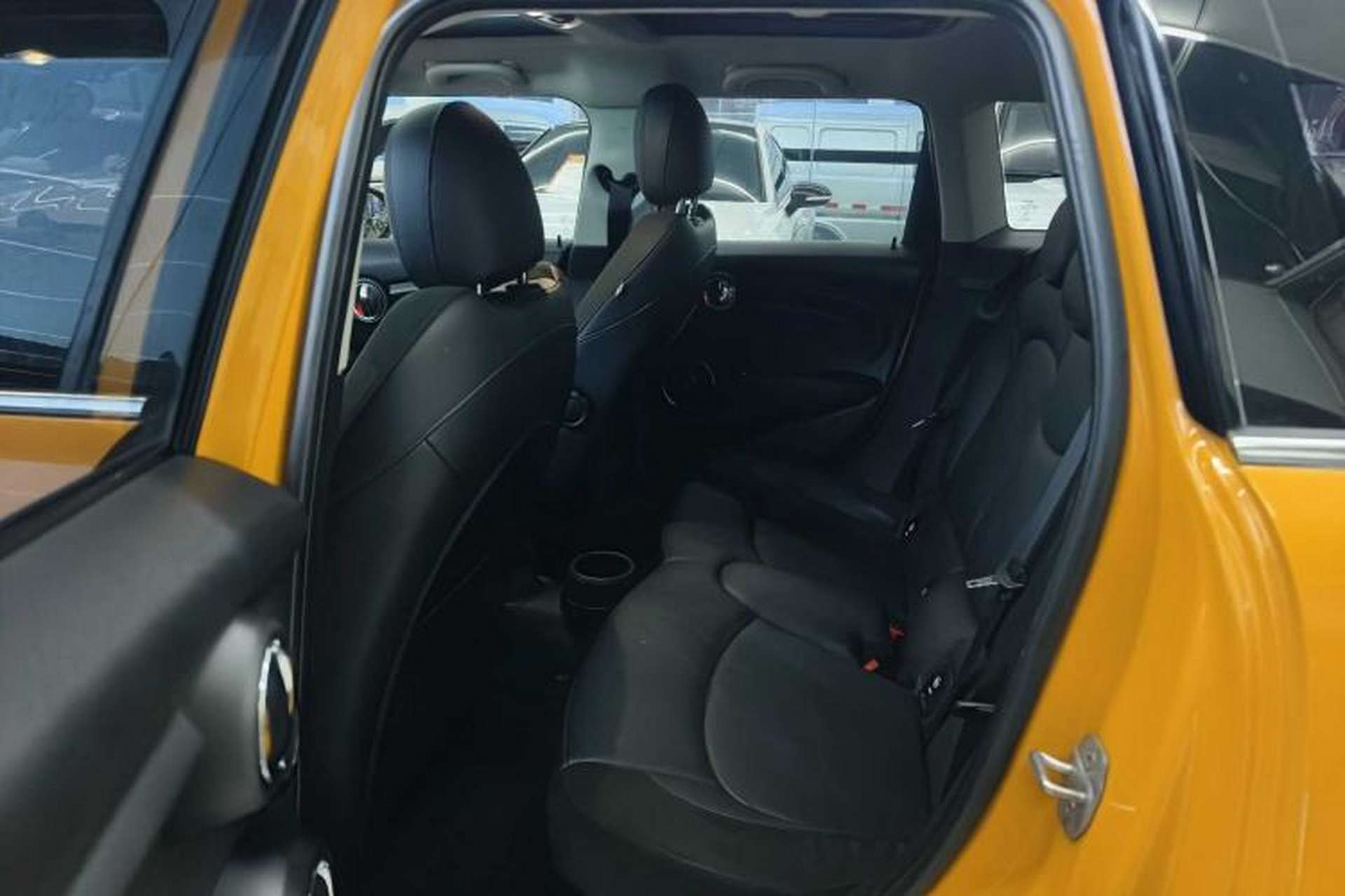 Used MINI 2015 1.5T COOPER Fun Five-Door Edition Interior 3