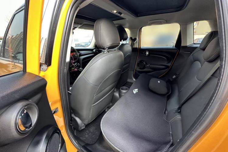 Used MINI 2015 1.2T ONE Five-Door Edition Interior 3