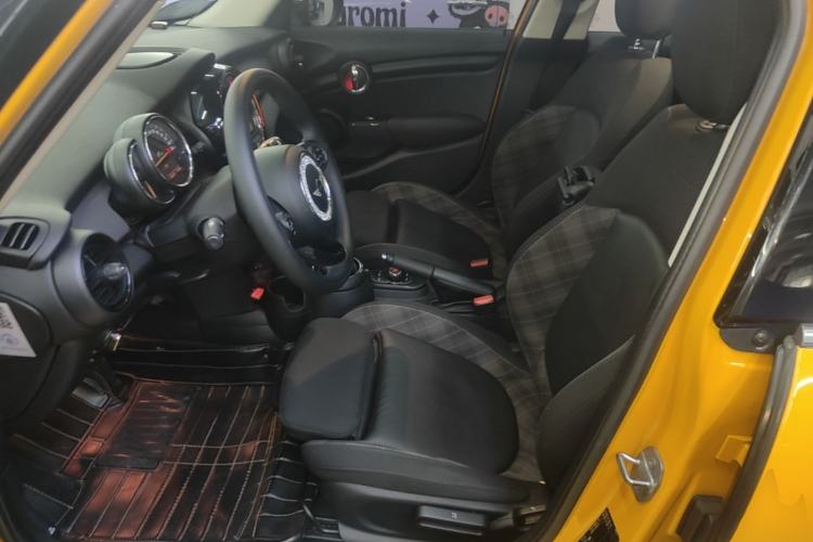 Used MINI 2015 1.5T COOPER Fun Five-Door Edition Left Front Seat