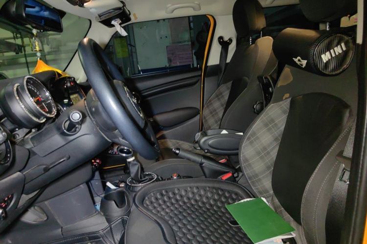 Used MINI 2015 1.5T COOPER Fun Five-Door Edition Left Front Seat