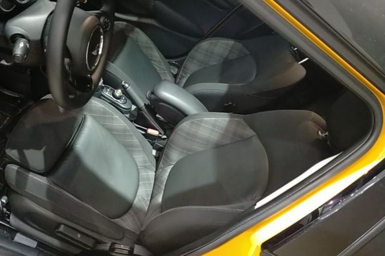 Used MINI 2015 1.5T COOPER Fun Five-Door Edition Left Front Seat