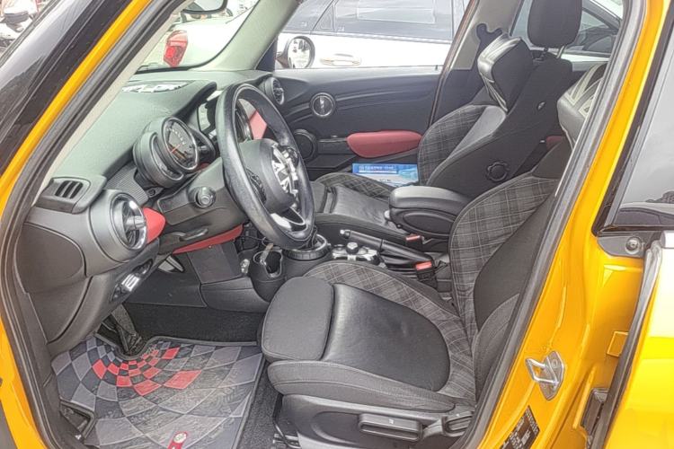 Used MINI 2015 1.5T COOPER Fun Five-Door Edition Left Front Seat