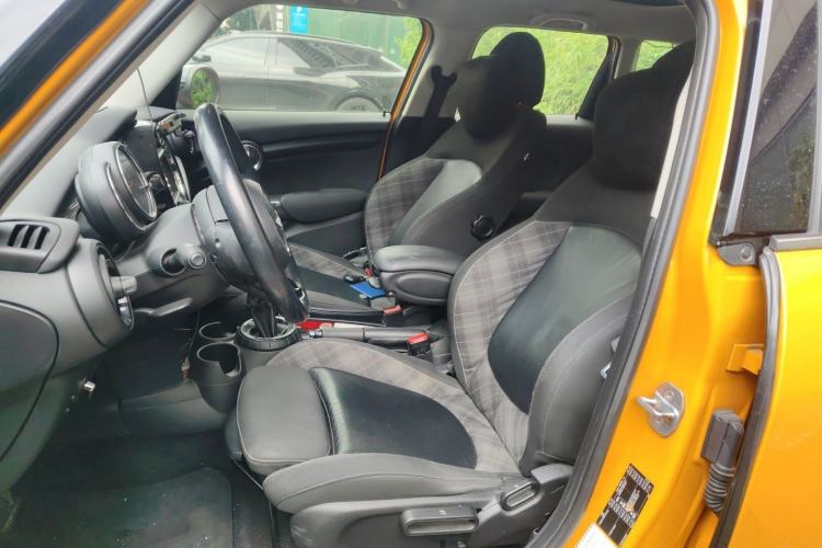 Used MINI 2015 1.5T COOPER Fun Five-Door Edition Left Front Seat