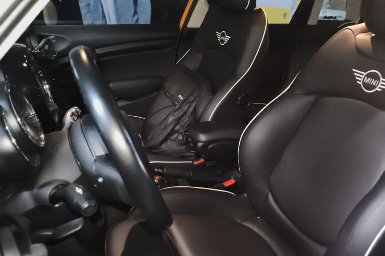 Used MINI 2015 1.5T COOPER Fun Five-Door Edition Left Front Seat