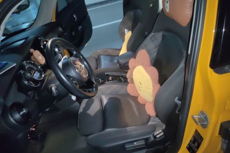 Used MINI 2015 1.5T COOPER Fun Five-Door Edition Left Front Seat