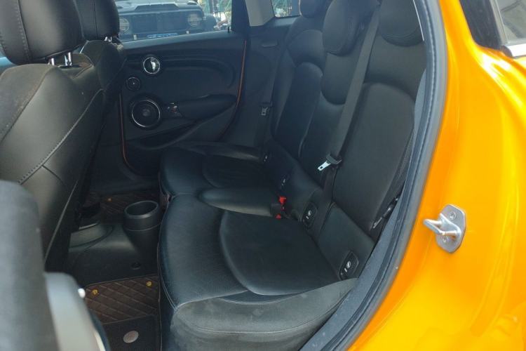 Used MINI 2015 1.5T COOPER Excitement Five-Door Edition Left Rear Seat