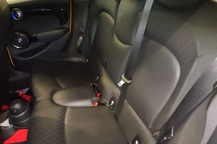 Used MINI 2015 2.0T COOPER S Five-Door Edition Left Rear Seat