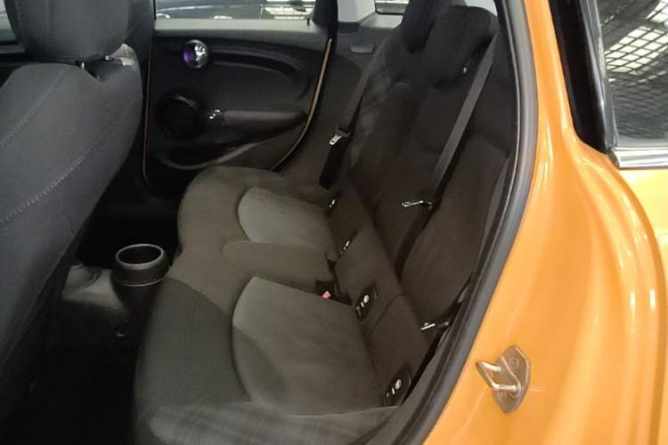 Used MINI 2015 1.5T COOPER Fun Five-Door Edition Left Rear Seat