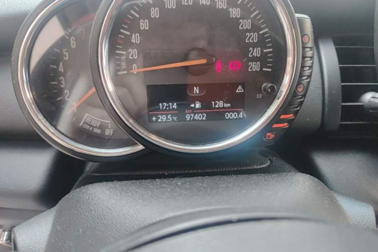 Used MINI 2015 1.2T Manual ONE Odometer Close Up