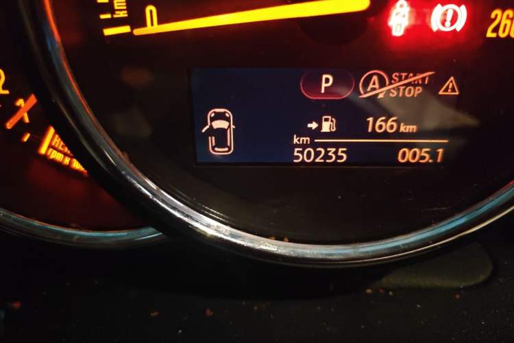 Used MINI 2015 1.2T ONE Five-Door Edition Odometer Close Up