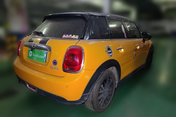 Used MINI 2015 1.5T COOPER Fun Five-Door Edition Rear Right 45 Deg