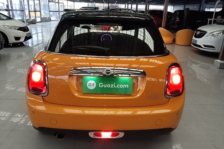 Used MINI 2015 1.5T COOPER Fun Five-Door Edition Rear