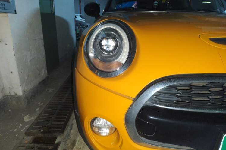 Used MINI 2015 2.0T COOPER S Five-Door Edition Right Front Headlight