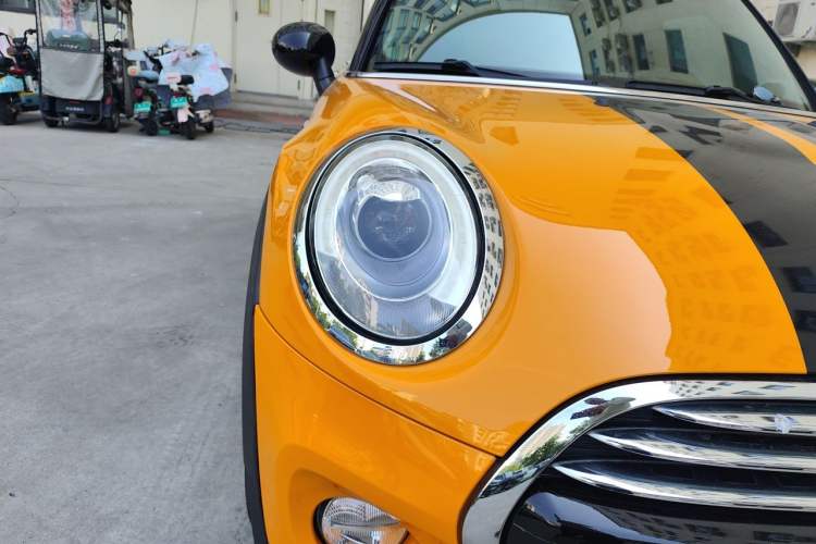 Used MINI 2015 1.5T COOPER Excitement Five-Door Edition Right Front Headlight