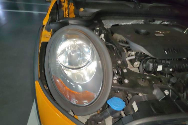 Used MINI 2015 1.5T COOPER Fun Five-Door Edition Right Front Headlight