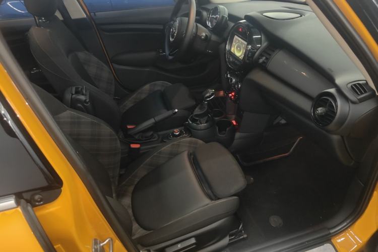 Used MINI 2015 1.5T COOPER Fun Five-Door Edition Right Front Seat