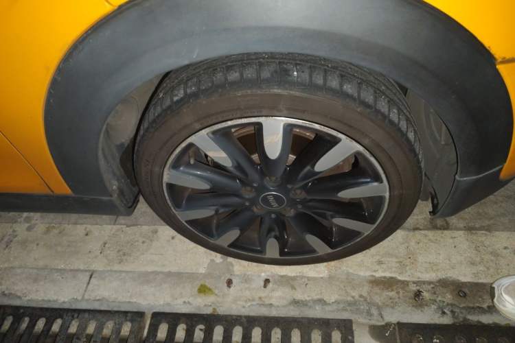 Used MINI 2015 2.0T COOPER S Five-Door Edition Right Front Wheel Hub
