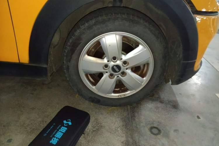 Used MINI 2015 1.2T ONE Five-Door Edition Right Front Wheel Hub