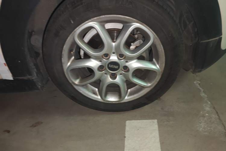 Used MINI 2015 1.5T COOPER Fun Five-Door Edition Right Front Wheel Hub
