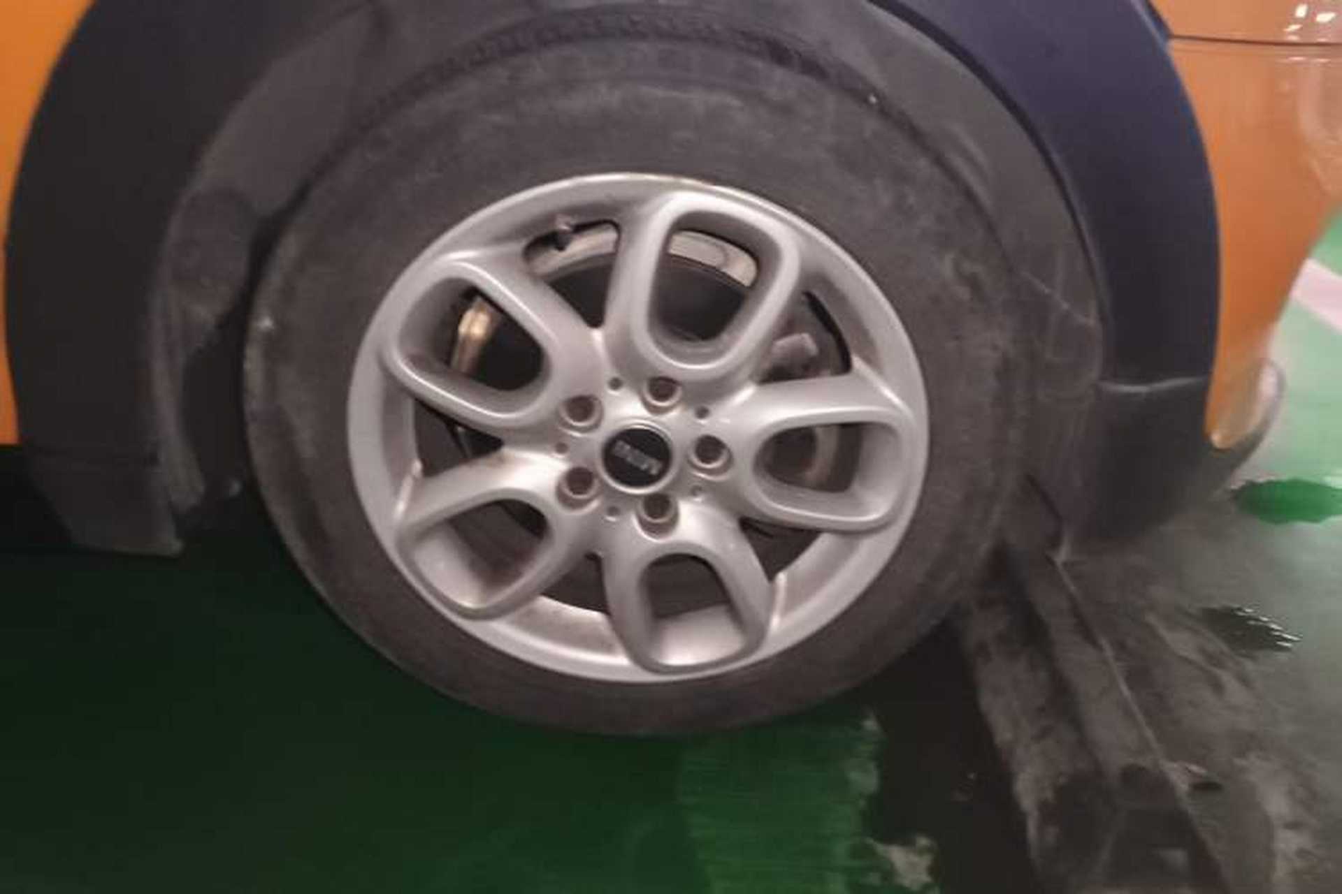 Used MINI 2015 1.5T COOPER Fun Five-Door Edition Right Front Wheel Hub