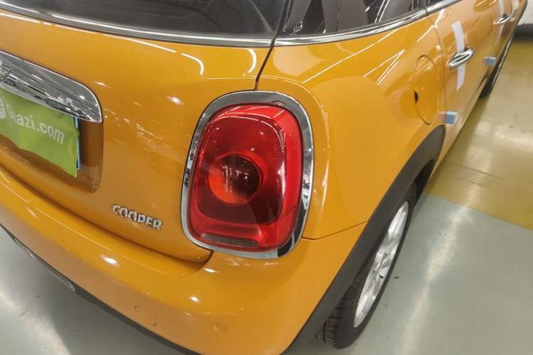 Used MINI 2015 1.5T COOPER Fun Five-Door Edition Right Rear Taillight