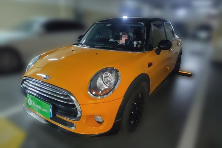 Gebrauchter MINI 2015 1.5T COOPER Fun Five-Door Edition Guazi used car, China used car export, Used car for sale, Used cars, Cheapest cars for sale