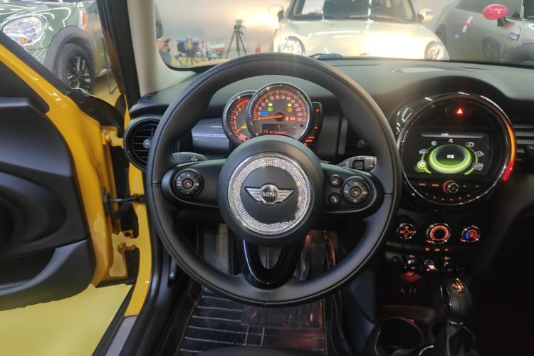 Used MINI 2015 1.5T COOPER Fun Five-Door Edition Steering Wheel
