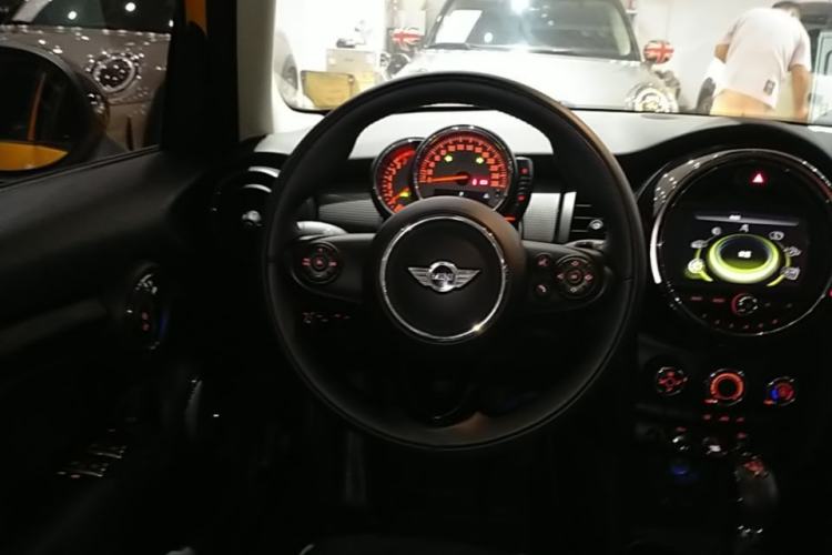 Used MINI 2015 1.5T COOPER Fun Five-Door Edition Steering Wheel