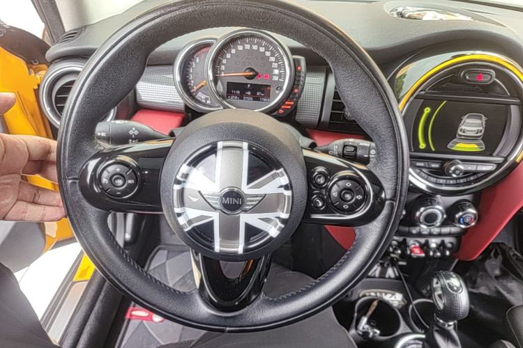 Used MINI 2015 1.5T COOPER Fun Five-Door Edition Steering Wheel
