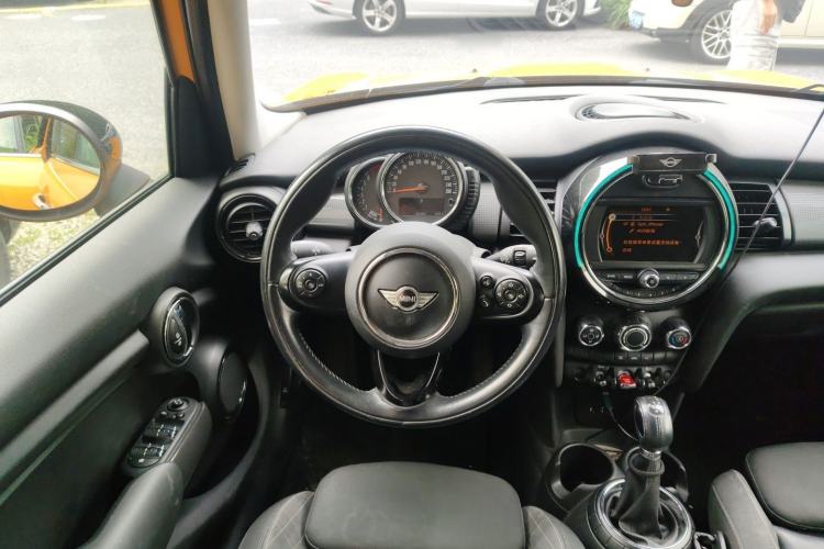 Used MINI 2015 1.5T COOPER Fun Five-Door Edition Steering Wheel