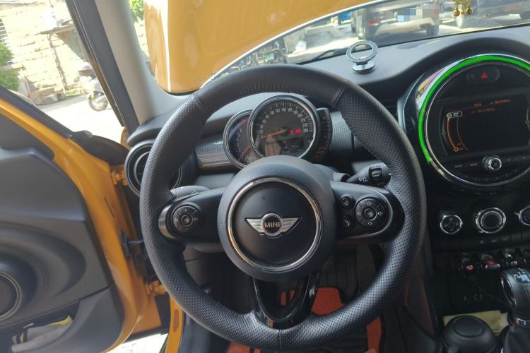 Used MINI 2015 1.5T COOPER Fun Five-Door Edition Steering Wheel