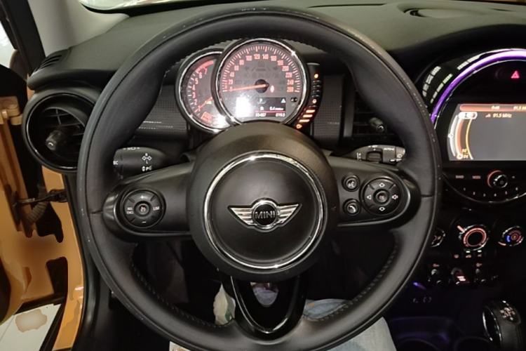 Used MINI 2015 1.5T COOPER Fun Five-Door Edition Steering Wheel