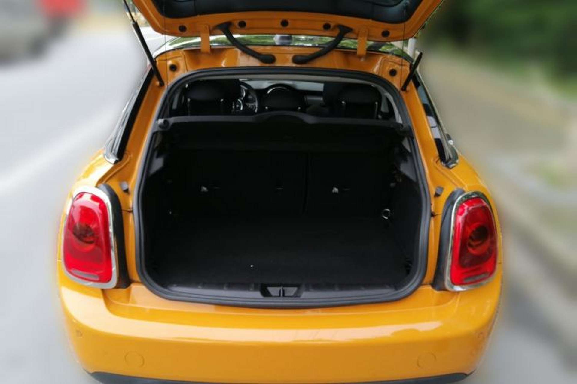 Used MINI 2015 1.5T COOPER Fun Five-Door Edition Trunk