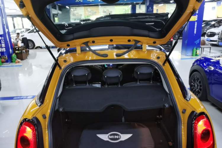 Used MINI 2015 1.2T ONE Five-Door Edition Trunk