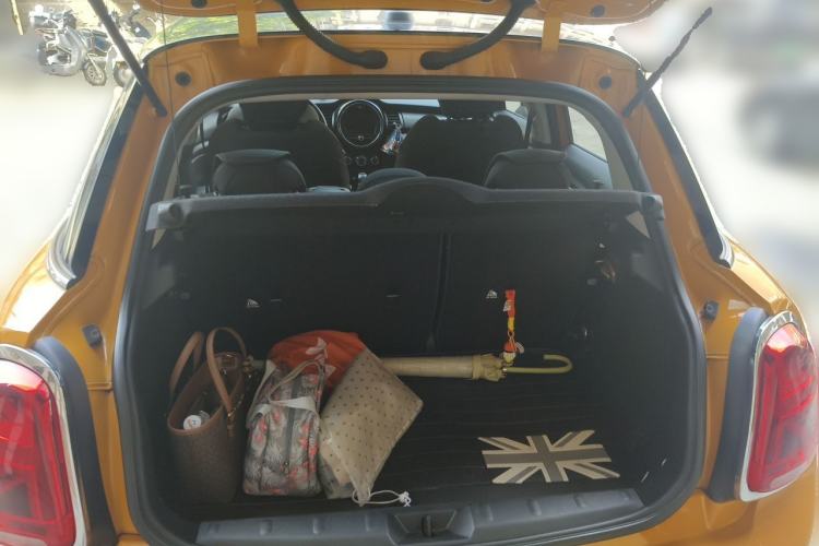 Used MINI 2015 1.5T COOPER Fun Five-Door Edition Trunk